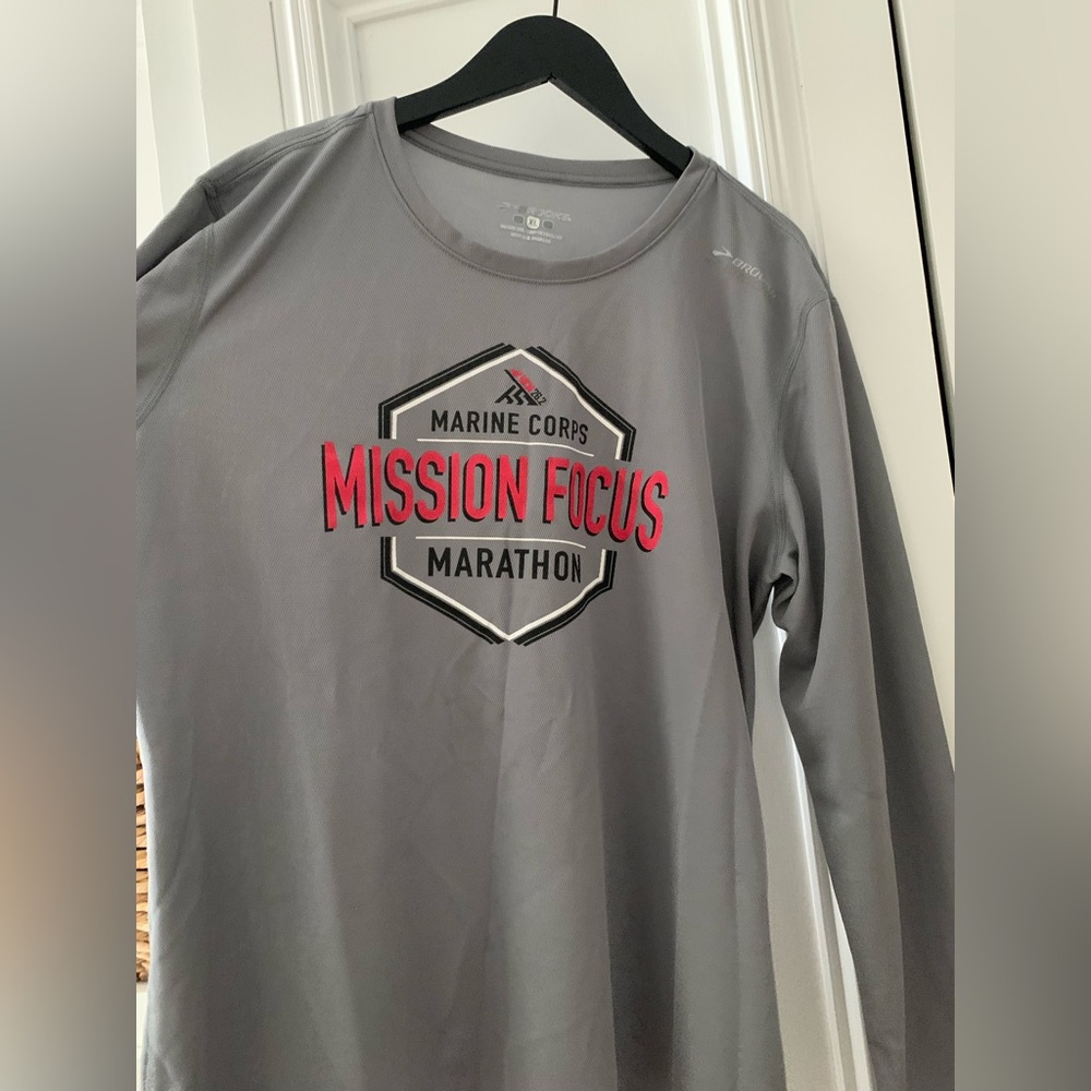 Marine Corps Marathon Long Sleeve Shirt - Picture 3 of 4